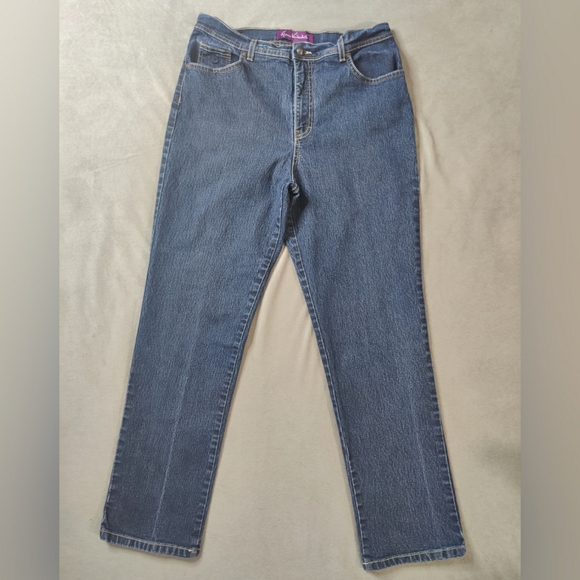 GLORIA VANDERBILT Amanda Average Denim Jeans - Picture 2 of 10